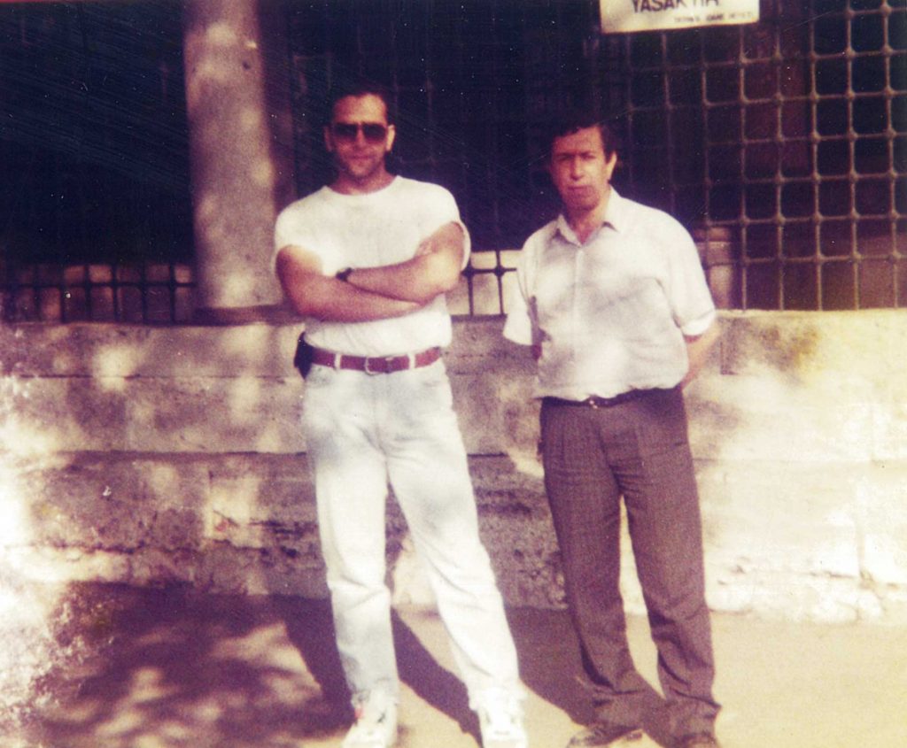 اورخان محمد علي احمد البياتي مع ابنه صفاء